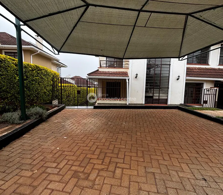 Luxury 4 Bedroom Townhouse