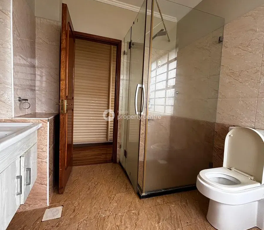 Luxury 4 Bedroom Townhouse