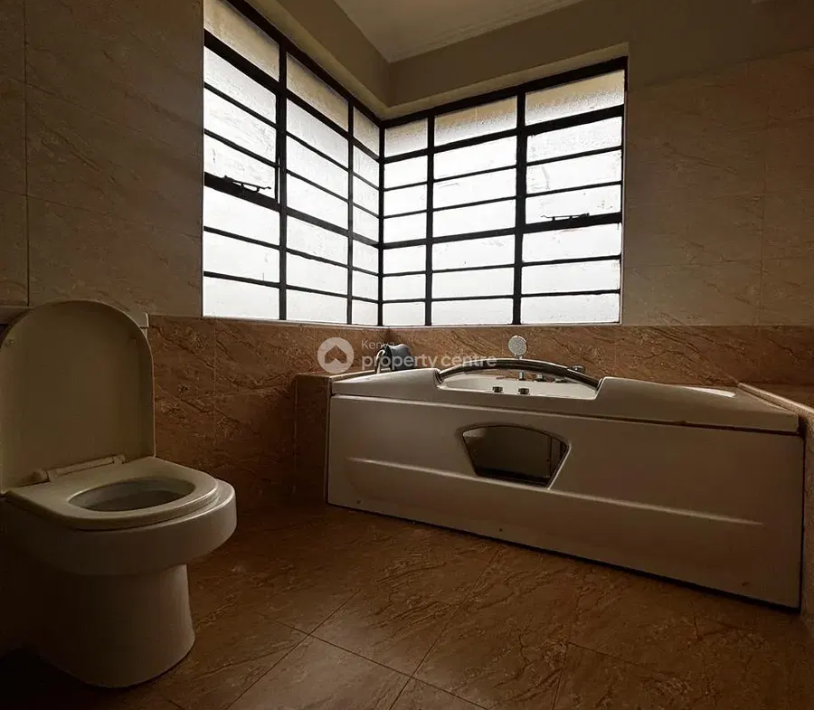 Luxury 4 Bedroom Townhouse