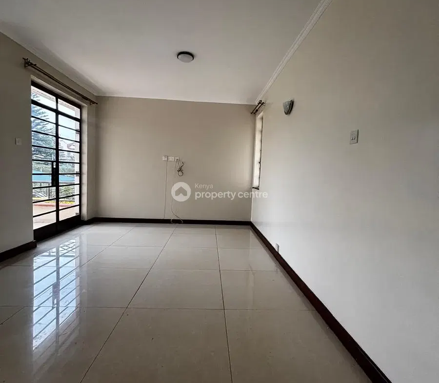 Luxury 4 Bedroom Townhouse